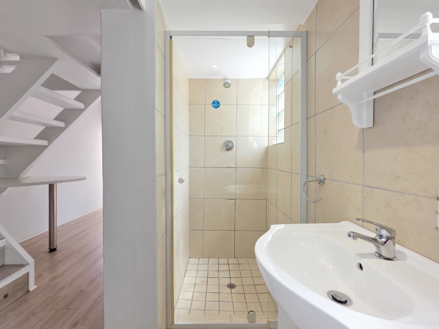 1 Bedroom Property for Sale in Bloubergrant Western Cape